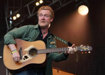 Fallece el cantante Glen Hansard en accidente de moto